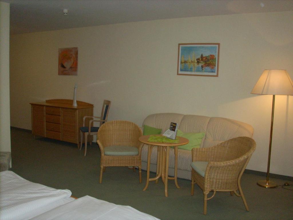 Hotel Am Wariner See Habitación foto