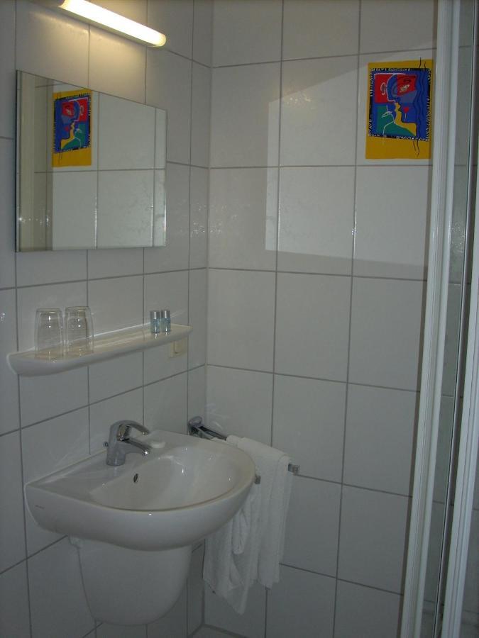 Hotel Am Wariner See Habitación foto